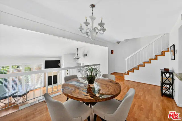 18419 Collins Street #A, Tarzana, CA 91356 - Image #3