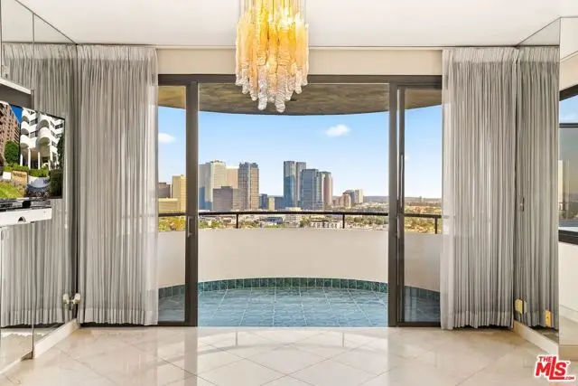 10560 Wilshire Boulevard #1806, Los Angeles, CA 90024 - Image #2