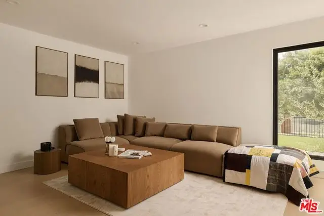 5630 Blanco Avenue, Woodland Hills, CA 91367 - Image #3