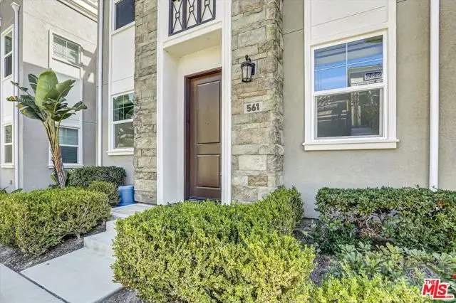 561 Winchester Drive, Oxnard, CA 93036 - Image #1