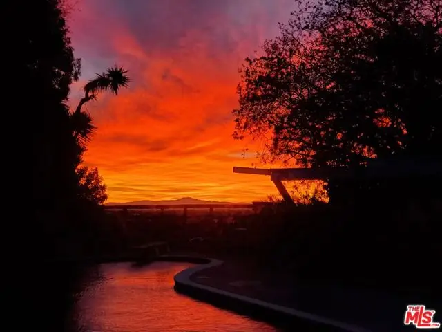 1052 Tellem Drive, Pacific Palisades, CA 90272 - Image #2