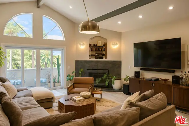 3284 Barham Boulevard #301, Los Angeles, CA 90068 - Image #2