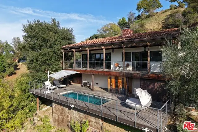 2835 Oak Point Drive, Los Angeles, CA 90068 - Image #2