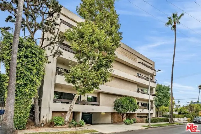 814 Amherst Avenue #203, Los Angeles, CA 90049 - Image #1