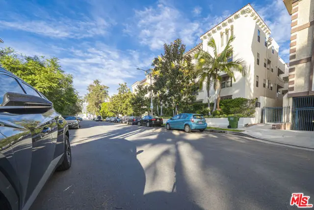 122 N Clark Drive #105, West Hollywood, CA 90048 - Image #3