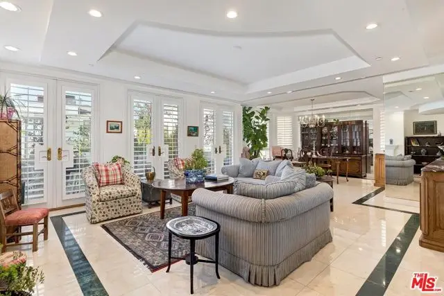 121 N Almont Drive #205, Beverly Hills, CA 90211 - Image #1