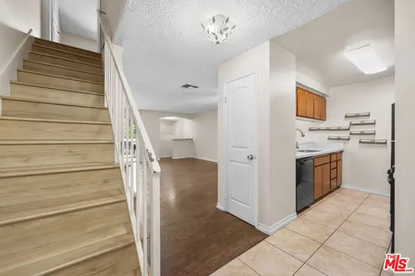 21219 Roscoe Boulevard #211, Canoga Park (los Angeles), CA 91304