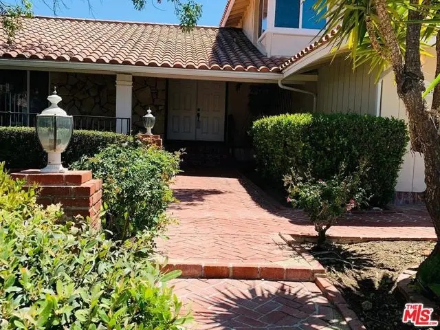 1096 Stoneshead Court, Westlake Village, CA 91361 - Image #3