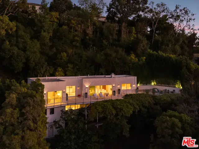 9422 Readcrest Drive, Beverly Hills, CA 90210 - Image #1