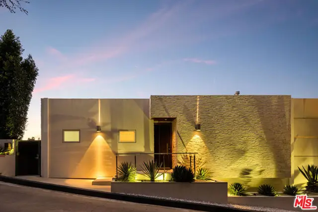 9422 Readcrest Drive, Beverly Hills, CA 90210 - Image #2