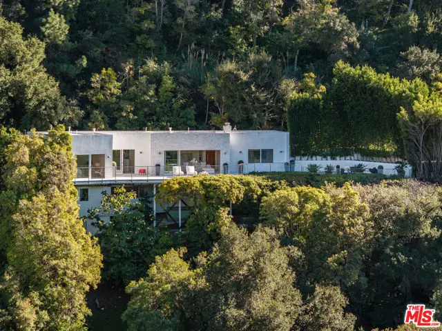 9422 Readcrest Drive, Beverly Hills, CA 90210 - Image #3