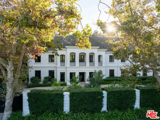 3901 Longridge Avenue, Sherman Oaks, CA 91423 - Image #2