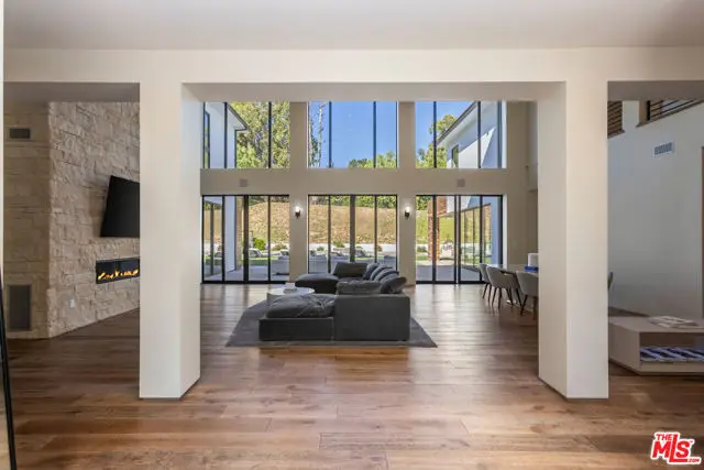 4607 Vanalden Avenue, Tarzana, CA 91356 - #2