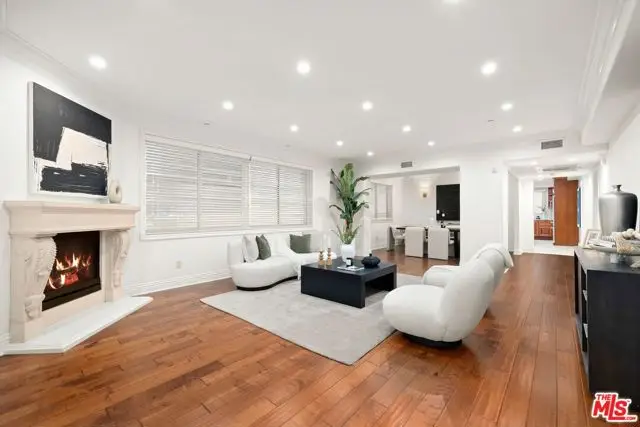 11749 Goshen Avenue #102, Los Angeles, CA 90049 - Image #2