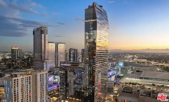 900 W Olympic Boulevard #32F, Los Angeles, CA 90015 - Image #2