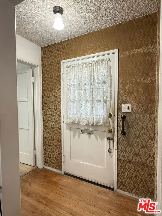 3810 S Dunsmuir Avenue, Los Angeles, CA 90008 - Image #2