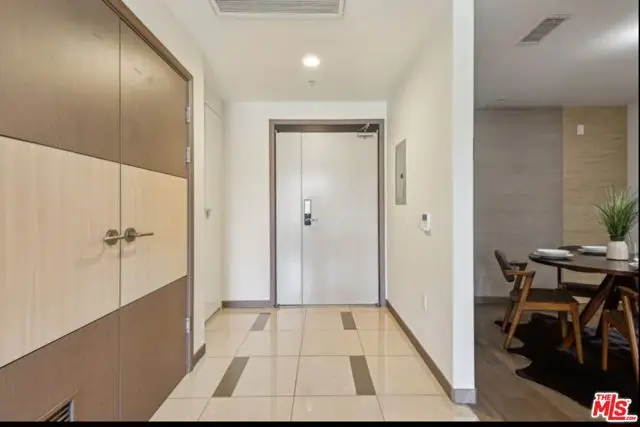 903 S New Hampshire Avenue #303, Los Angeles, CA 90006 - Image #2