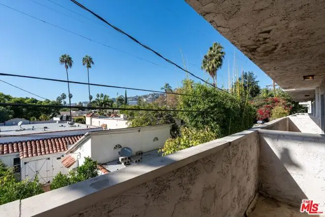 1021 N Crescent Heights Boulevard #205, West Hollywood, CA 90046 - Image #2