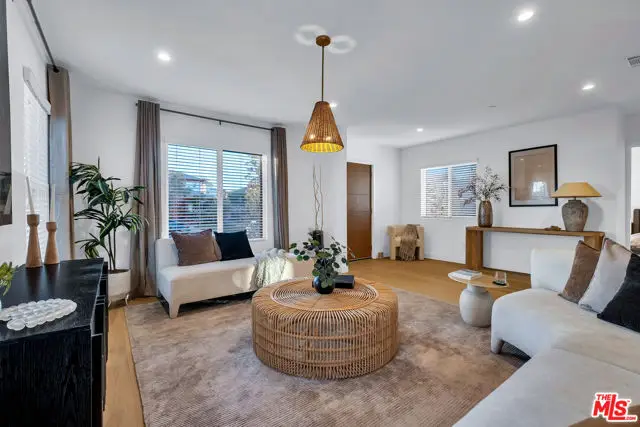 7832 Croydon Avenue, Los Angeles, CA 90045 - Image #1