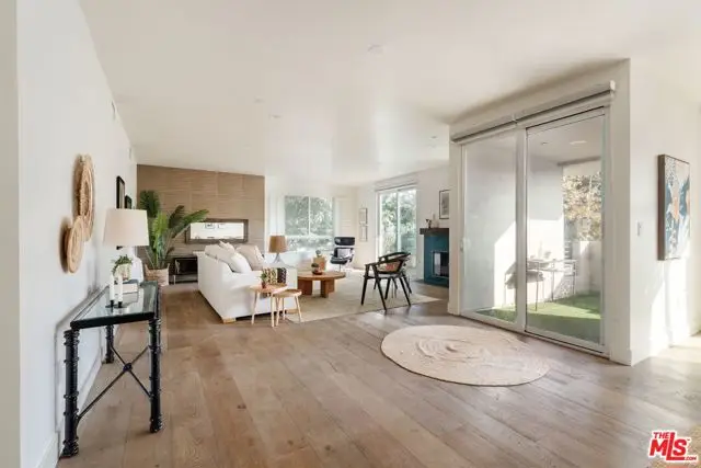 4925 Wilshire Boulevard #103, Los Angeles, CA 90010 - Image #2