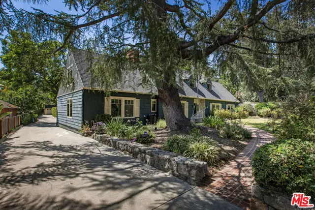 2555 N Altadena Drive, Altadena, CA 91001 - Image #1