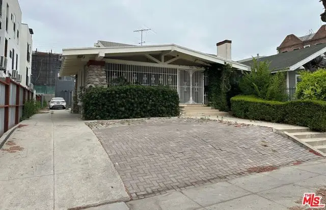 932 S Harvard Boulevard, Los Angeles, CA 90006 - Image #1