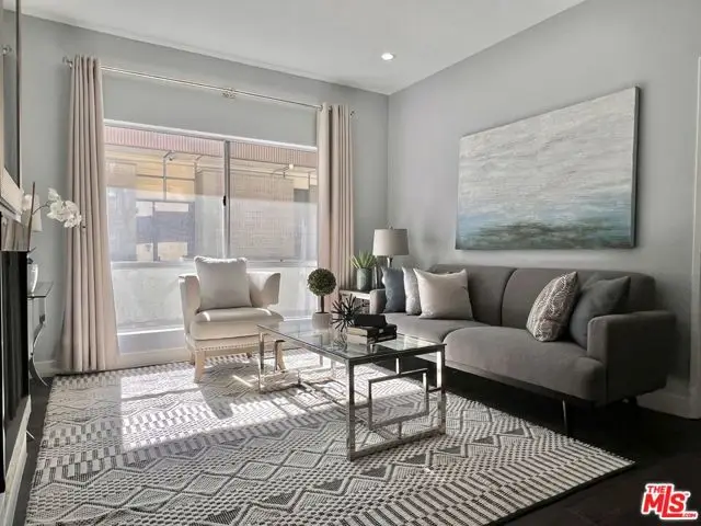 156 S Oak Knoll Avenue #101, Pasadena, CA 91101 - Image #3