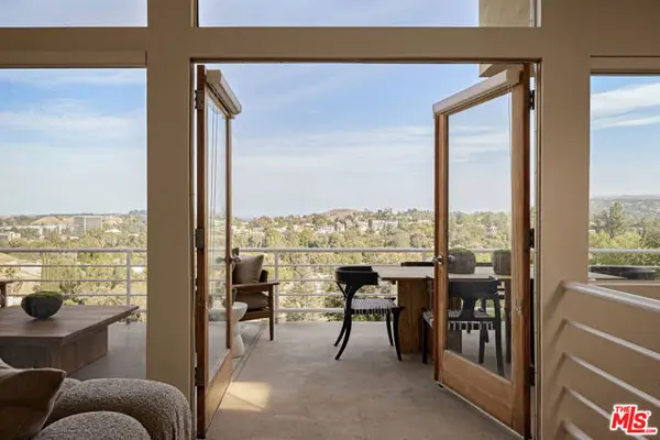 5052 Medina Road, Woodland Hills (los Angeles), CA 91364