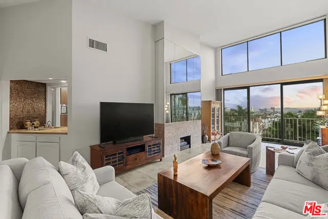 8455 Fountain Avenue #402, West Hollywood, CA 90069 - Image #1