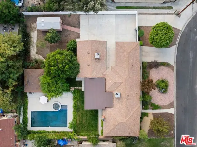 16822 Valerio Street, Van Nuys, CA 91406 - Image #2