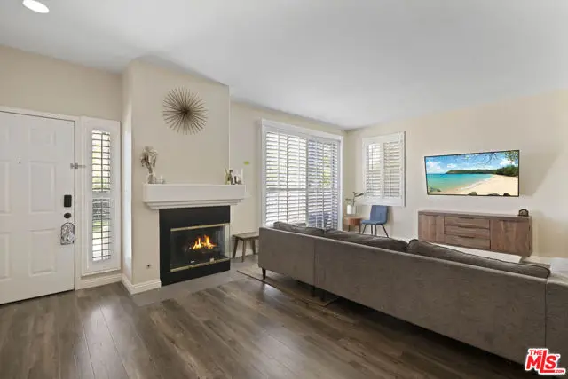 27021 Karns Court #1402, Santa Clarita, CA 91387 - Image #2