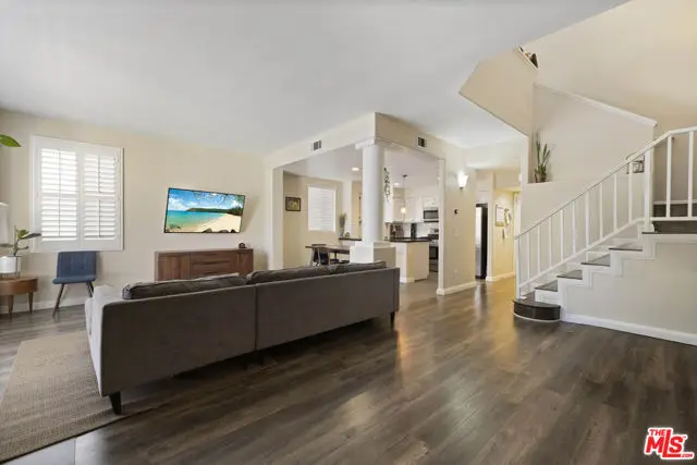 27021 Karns Court #1402, Santa Clarita, CA 91387 - Image #3