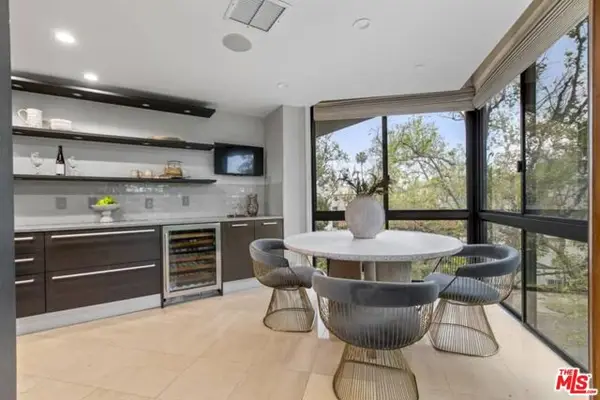 300 N Swall Drive #305, Beverly Hills, CA 90211