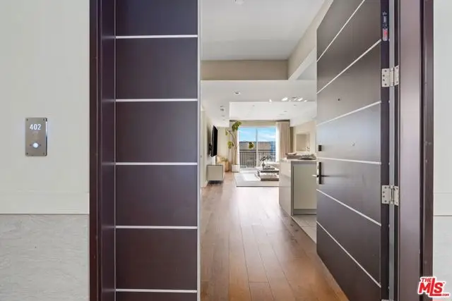 441 S Barrington Avenue #402, Los Angeles, CA 90049 - Image #2