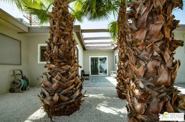 594 S Calle Encilia, Palm Springs, CA 92264 - Image #2