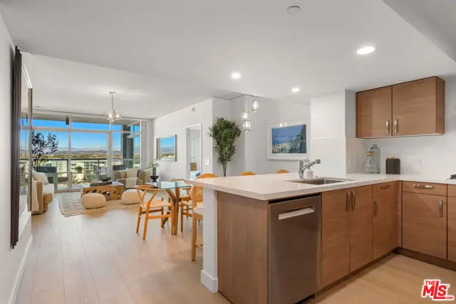 13650 Marina Pointe Drive #908, Marina Del Rey, CA 90292 - Image #2