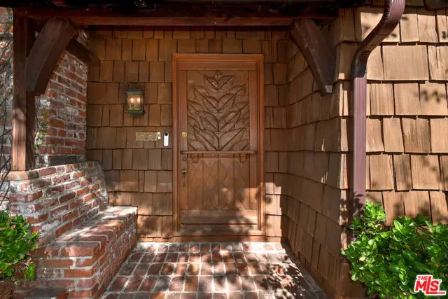 15213 Del Gado Drive, Sherman Oaks, CA 91403 - Image #3