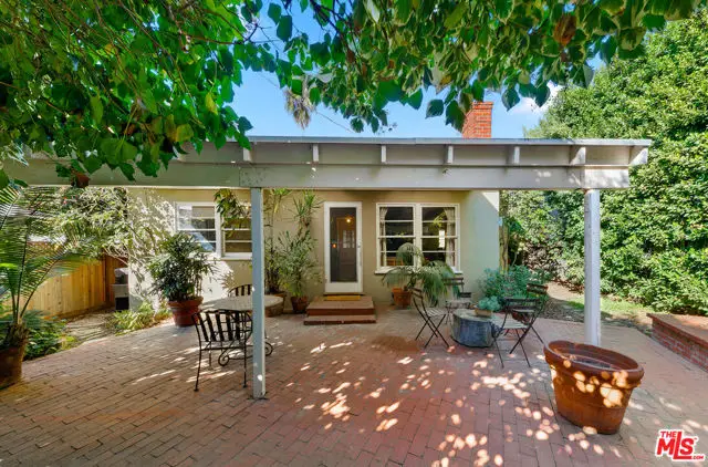 11672 Erwin Street, North Hollywood, CA 91606 - Image #1