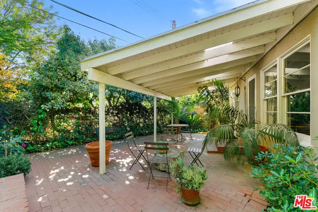 11672 Erwin Street, North Hollywood, CA 91606 - Image #2