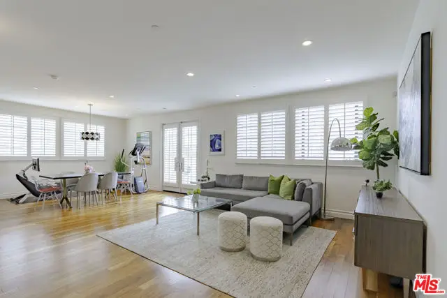 4661 Wilshire Boulevard #204, Los Angeles, CA 90010 - Image #1