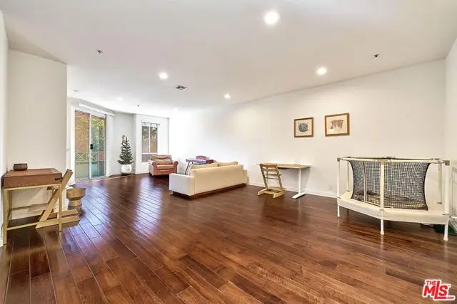 333 Westminster Avenue #204, Los Angeles, CA 90020 - Image #2