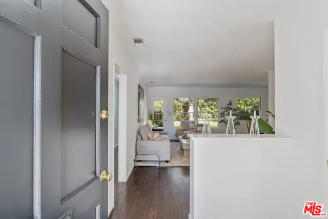 3031 S Bentley Avenue, Los Angeles, CA 90034 - Image #2