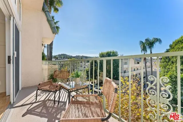 4348 Mammoth Avenue #301, Sherman Oaks, CA 91423 - Image #3