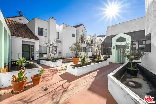 1340 Glenwood Road #4, Glendale, CA 91201 - Image #1