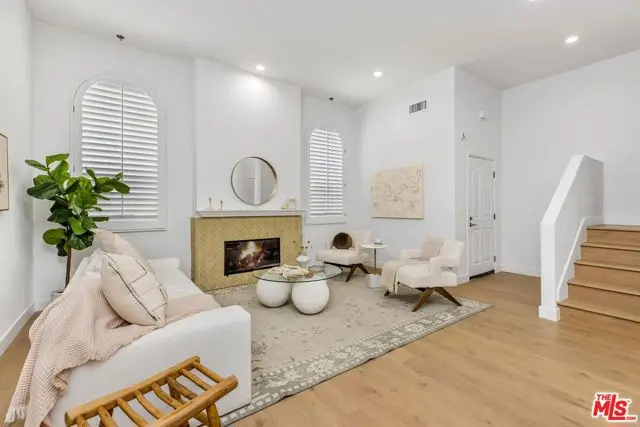 14234 Dickens Street #2, Sherman Oaks, CA 91423 - Image #2