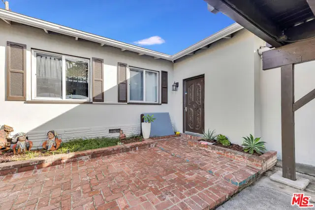 11924 Daleside Avenue, Hawthorne, CA 90250 - Image #2