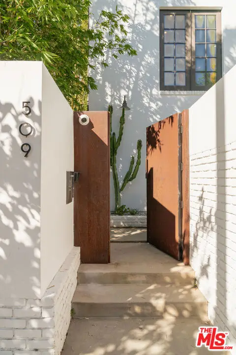 509 Santa Clara Avenue, Venice, CA 90291 - Image #2