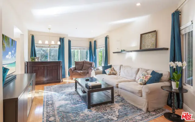 3943 Avenida Del Sol, Studio City, CA 91604 - Image #3