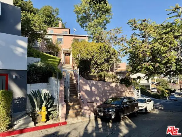 3901 De Longpre Avenue, Los Angeles, CA 90027 - Image #2