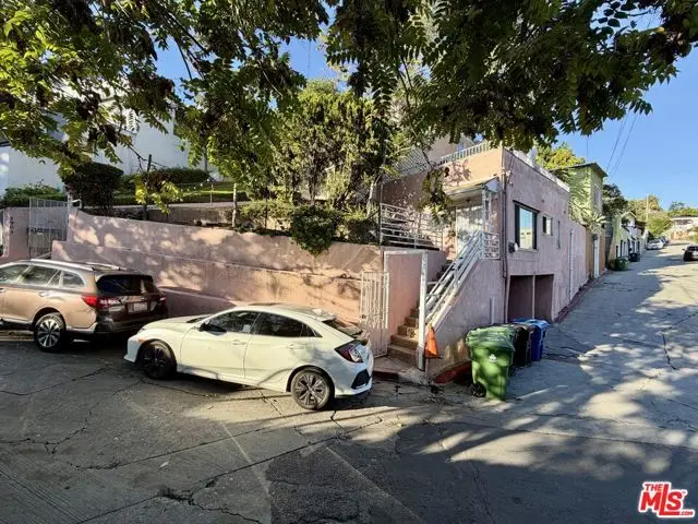 3901 De Longpre Avenue, Los Angeles, CA 90027 - Image #3